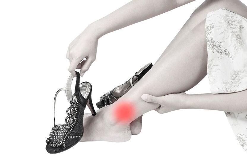 Douleur à la cheville due à l'arthrose