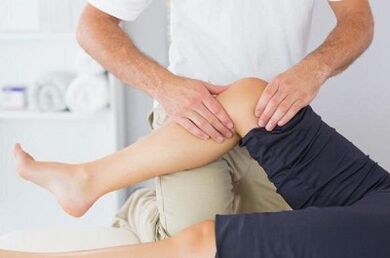 Quels symptômes peuvent être utilisés pour distinguer l'arthrite de l'arthrose